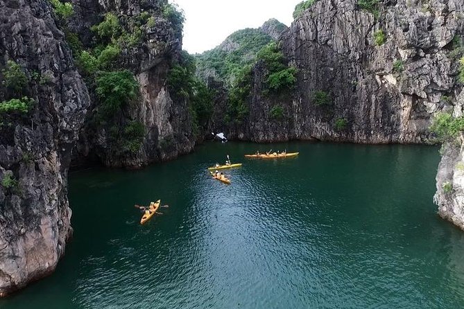 Halong Luxury Cruise Full Day Tour from Hanoi: All Inclusive - Sung Sot Cave: the strongest stop of the afternoon