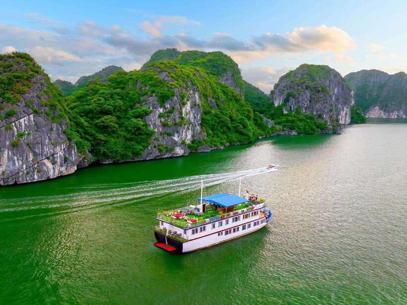 Hanoi: 2-Day Ha Long and Lan Ha Bay Cruise with Kayaking - Lan Ha Bay by Kayak and Boat