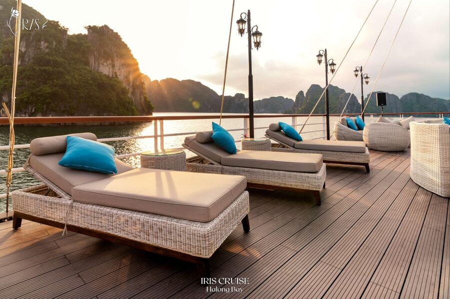 Hanoi: 2-Day Halong & Lan Ha Bay 5 Stars Cruise with Balcony - Sunset, cooking class, and a quiet night at anchor