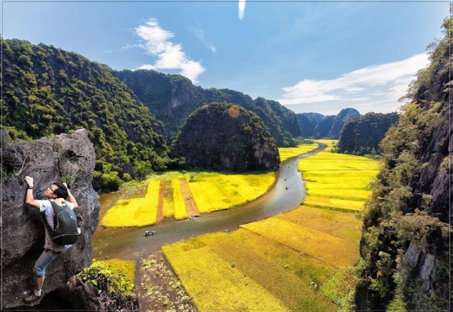 Hanoi: 2-Day Tour to Ninh Binh & Halong Bay With Transfer - Lunch before the Trang An boat ride