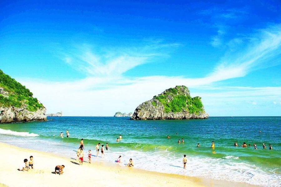 Hanoi: 3-Day Ninh Binh, Ha Long, & Lan Ha Bay 5-Star Cruise - The cruise cabin and onboard food