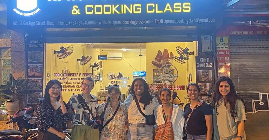 Hanoi: 5 Local Dishes Cooking Class with Meal & Market Visit - Choosing between the two menus