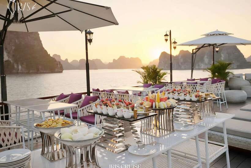 Hanoi: 5-Star Halong Bay Cruise with Lunch, Jacuzzi & Party - Sunset party on the return cruise