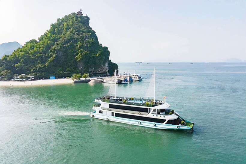 Hanoi: 5-Star Halong Bay Cruise with Lunch, Jacuzzi & Party - Is the $50 price good value?