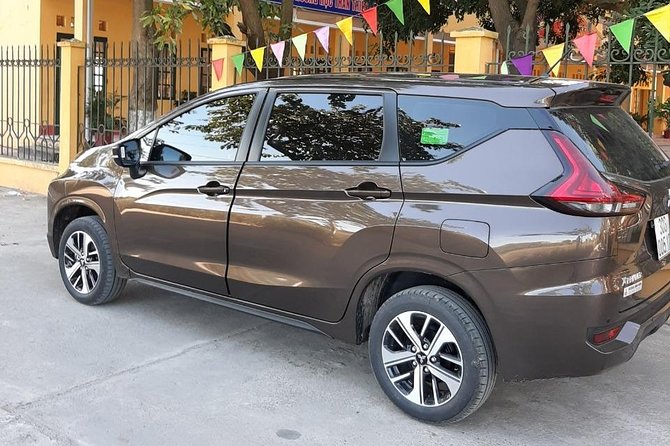 Hanoi Airport Departure Transfer - Inside the car: comfort, cleanliness, and one thing to check