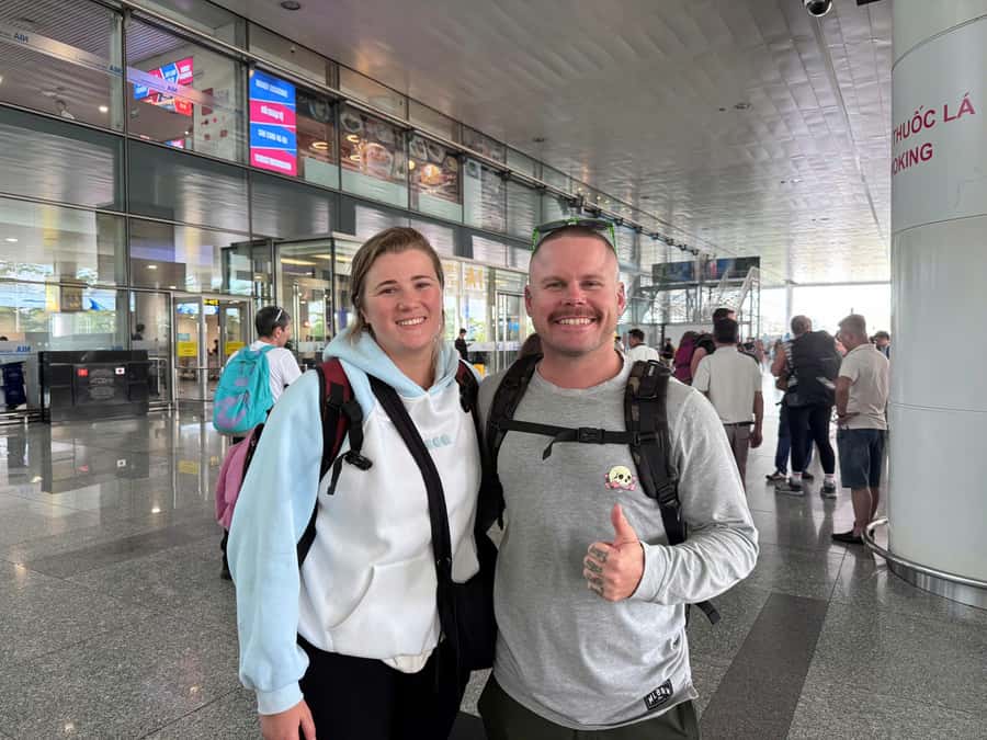 Hanoi Airport: Fast Track International Departure Flight - Communication and personal support