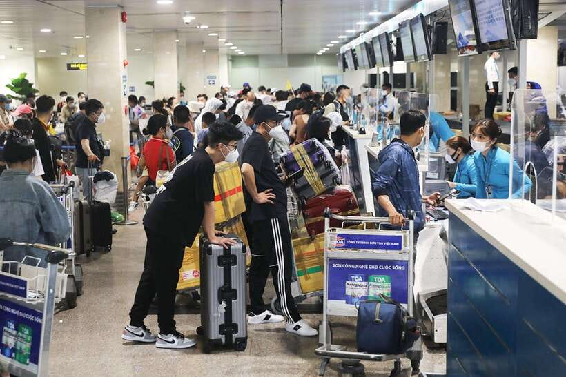 Hanoi Airport: Premium Fast Track Immigration Assistance - Who should book this service?