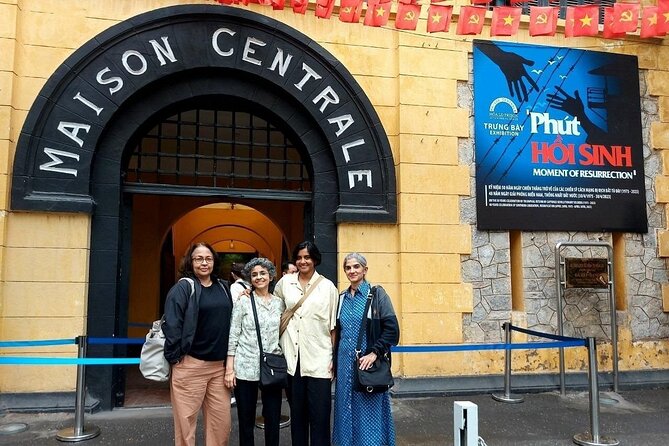 Hanoi All-In-One Tour: Highlights & Train Street & Culture & Fun - Lenin Park and the political story of Hanoi
