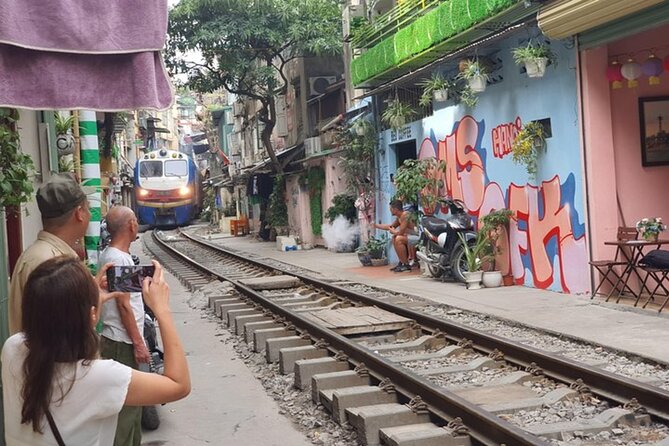 Hanoi All-In-One Tour: Highlights & Train Street & Culture & Fun - One hour at the Ho Chi Minh Mausoleum