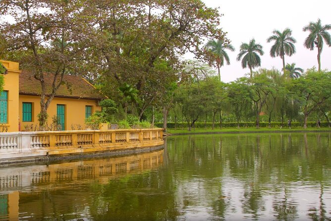 Hanoi All-In-One Tour: Highlights & Train Street & Culture & Fun - What the guides add