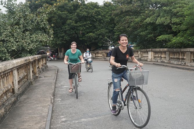 Hanoi Backstreet Bicycle Tour - Tran Quoc Pagoda and the ride back