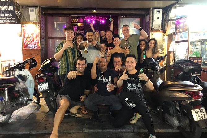 Hanoi Bar-Pub Experience Nightlife With Local Expert - The special weekend club option