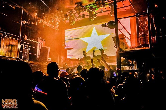 Hanoi Bar-Pub Experience Nightlife With Local Expert - Old Quarter routes and the character of Ta Hien Street