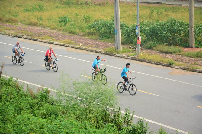 Hanoi Bicycle Tours: Half Day Bicycle Tours Hanoi Countryside - From Hanoi streets to Red River rice fields