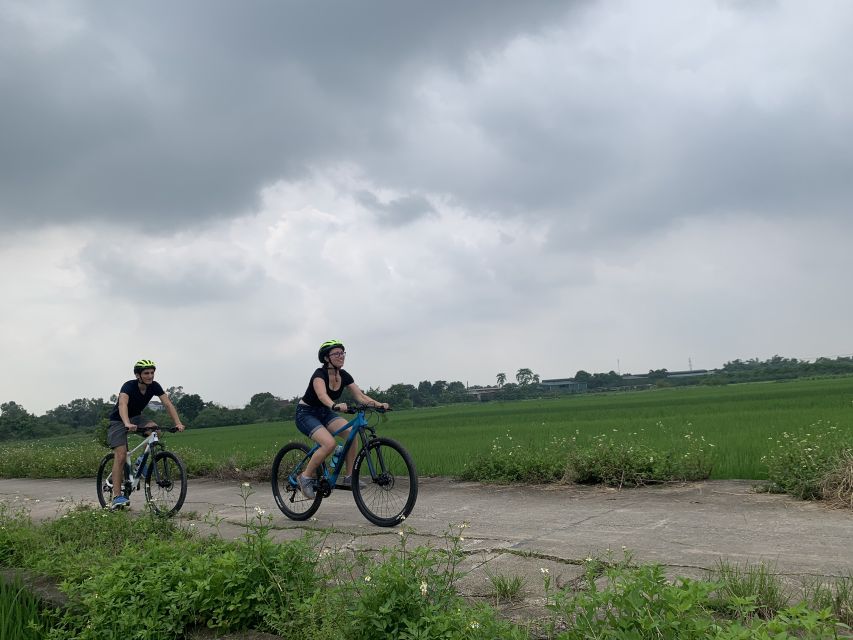Hanoi: Bike Tour Through Hidden Gems and Banana Island - Weather, group size, and practical value