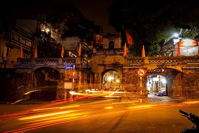 Hanoi by Night Photo Tour - Long Bien Market’s Fish Stalls and Working Rhythm