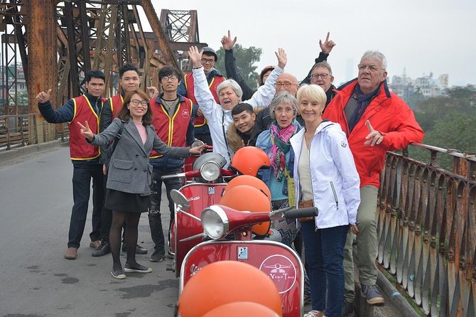 Hanoi By Vespa Tours: HISTORY + CULTURE + SIGHT + FUN 2,5 Hours - Lakes, temples, and Hanoi after dark