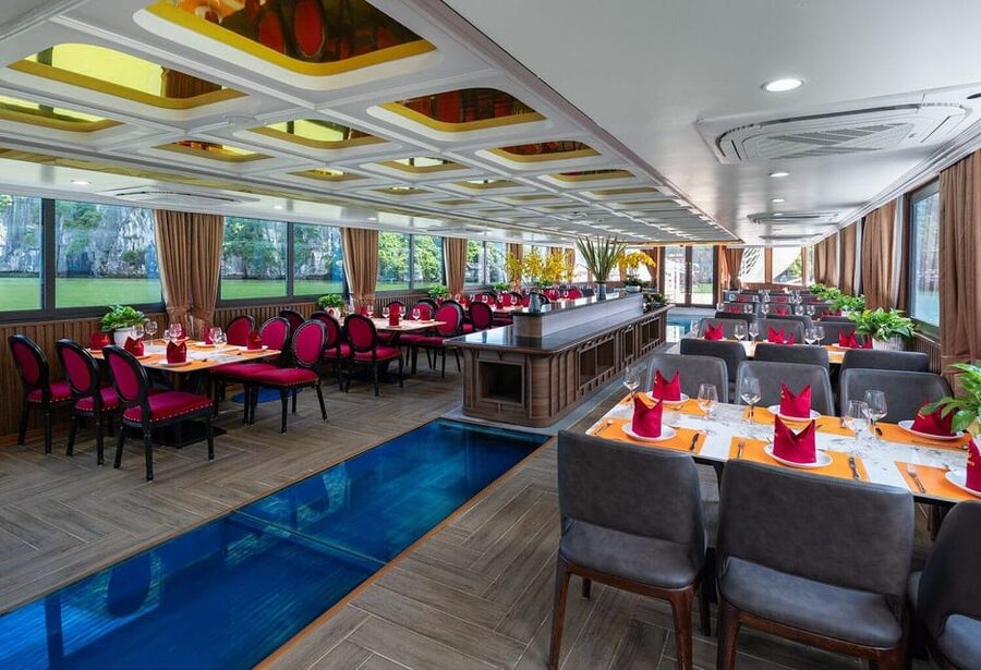 Hanoi: Cat Ba Island & Lan Ha Bay Day Trip Cruise with Lunch - Lunch with a view, not a rushed roadside meal
