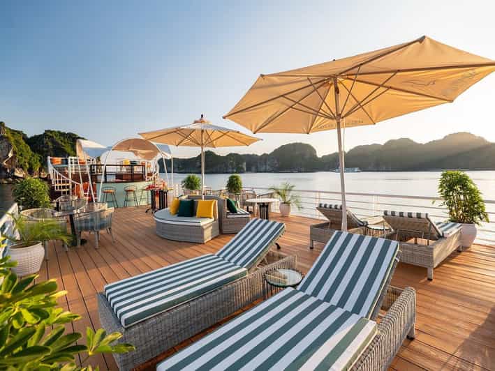 Hanoi: Cat Ba Island & Lan Ha Bay Day Trip Cruise with Lunch - The Hanoi transfer takes patience