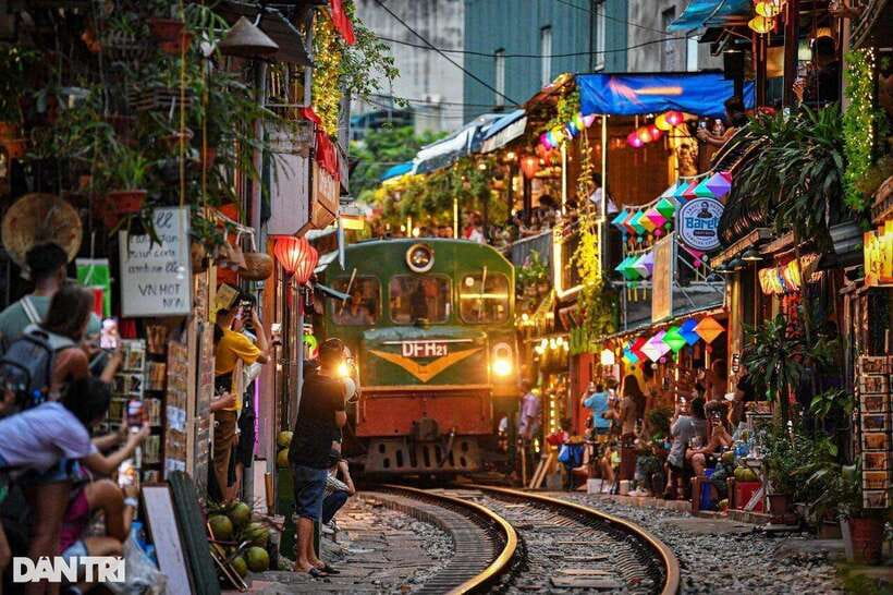 Hanoi City Half Day - The City Contains Cultural Beauty - Train Street and Hanoi’s egg coffee ritual