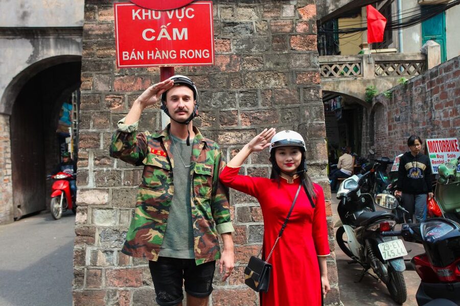 Hanoi: City Sightseeing Motorbike Tour - A short walk through Vietnam’s first university