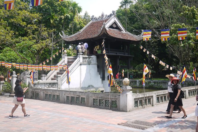 Hanoi city tour and water puppet show - Hoa Lo Prison, from colonial jail to Hanoi Hilton