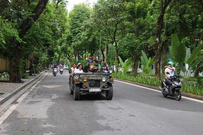Hanoi City Tour Highlight, Train Street Combine visit Countryside - West Lake, the John McCain monument, and Banana Island