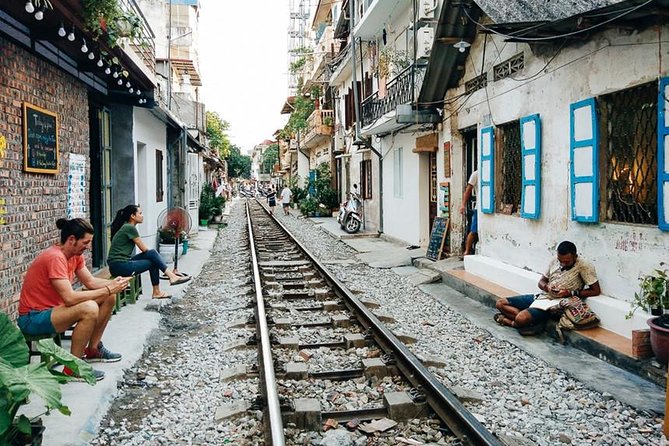 Hanoi City Tour: Private Half-Day to Hidden Corners &Train Street - Dong Xuan Market and the choice of a different stop