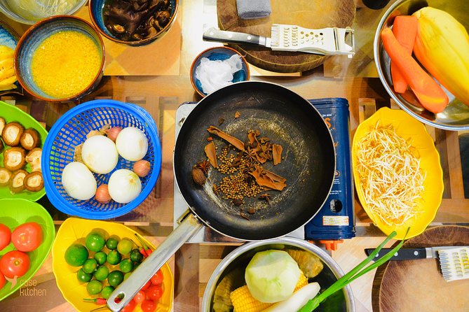 Hanoi Cooking Class: Market Tour, Free Liquor & Coffee Tasting - What makes the local hosts important