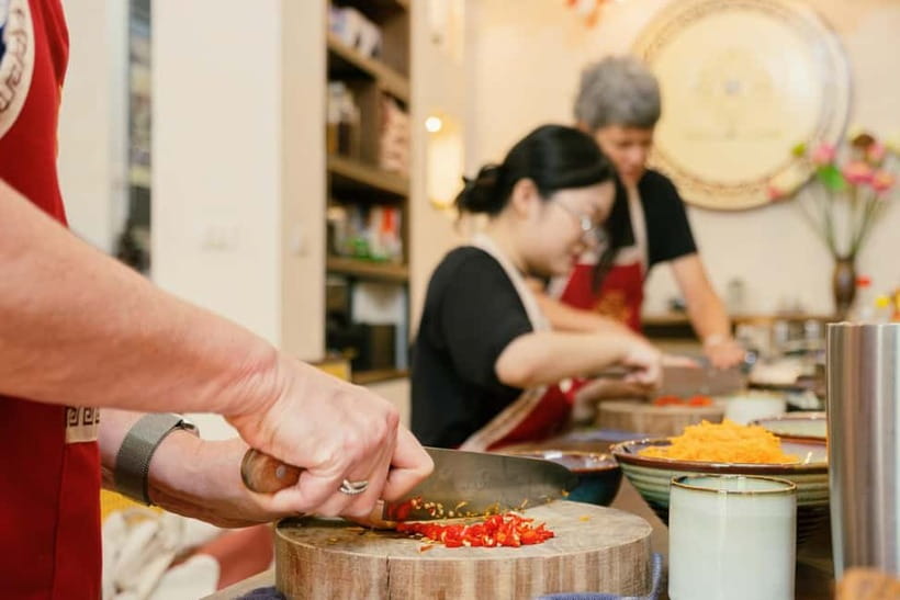 Hanoi Cooking Class: Market Tour, Free Recipe & Beverages - A peaceful villa setting after the street market