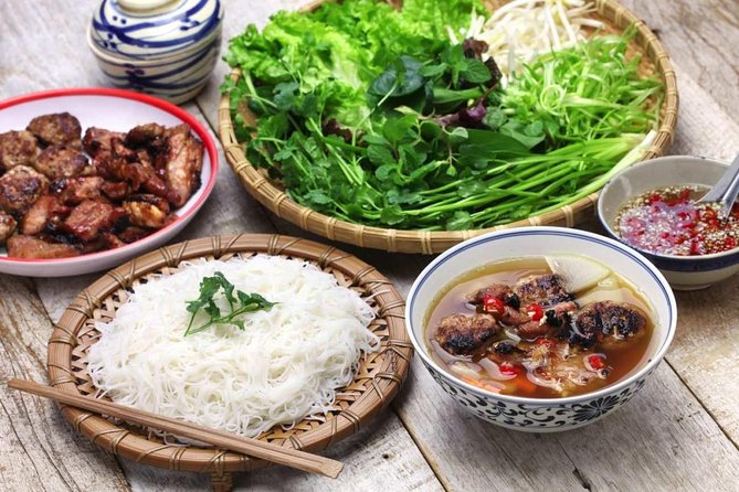 Hanoi Culinary Walking Exploration - Hanoi food begins in the Old Quarter