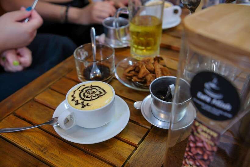 Hanoi: Cyclo the Old Quarter and Egg Coffee Tour - Guides are the strongest part of the experience