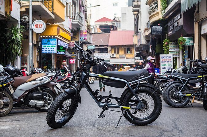 Hanoi E-Bike Tour - Hanoi's Must-See Highlights - Dong Xuan Market and the northern Old Quarter