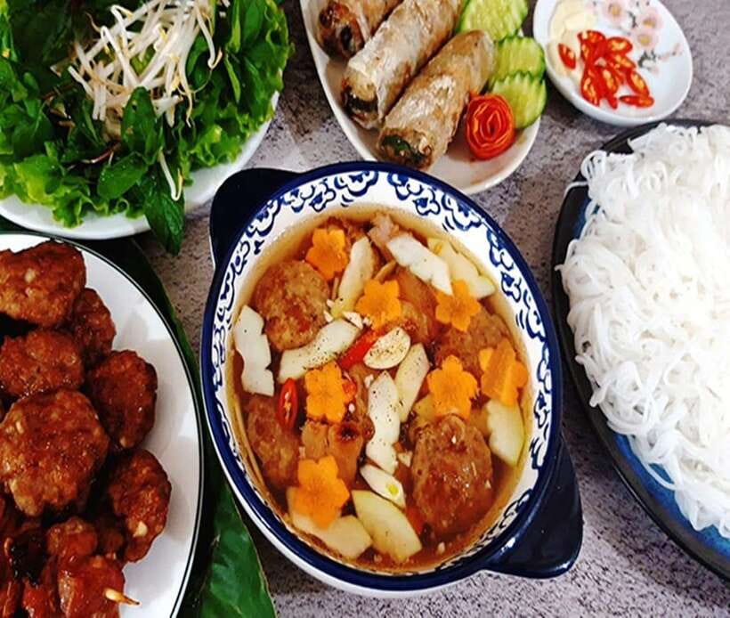 Hanoi: Eat Like a Local Small Group Street Food Tour - Coffee, Train Street, and the optional extras