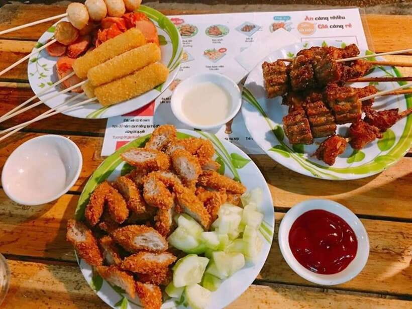 Hanoi: Eat Like a Local Small Group Street Food Tour - Small groups, private tours, and dietary needs