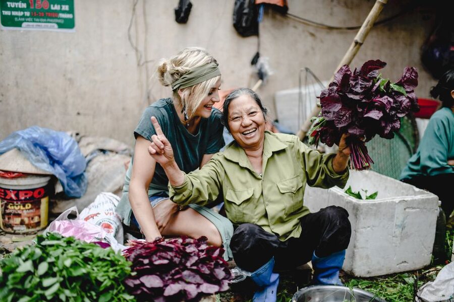 Hanoi Farm Tour and Cooking Class with Local Family - From market stalls to working farm fields
