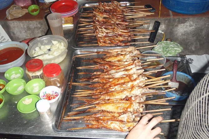 Hanoi Food on Foot: Walking Tour of Hanoi Old Quarter - Group size, pace, and comfort