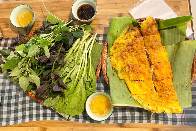 Hanoi food tour-Local street food tour (food&guide included) - Vegetarian and dietary considerations