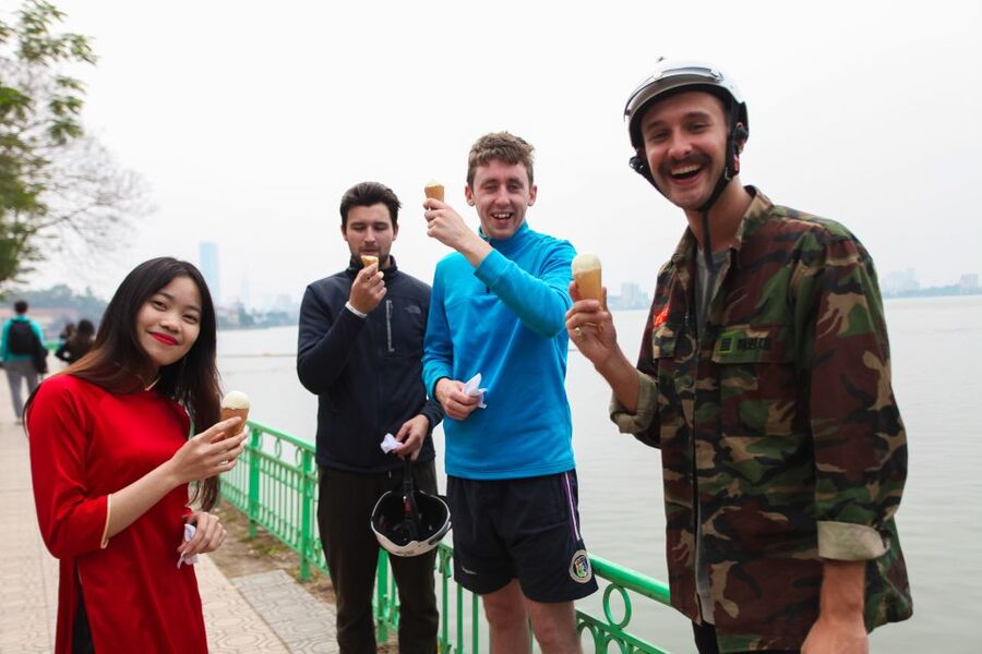 Hanoi: Full-Day City Tour and Water Puppet Show - One Pillar Pagoda and the Goddess of Mercy