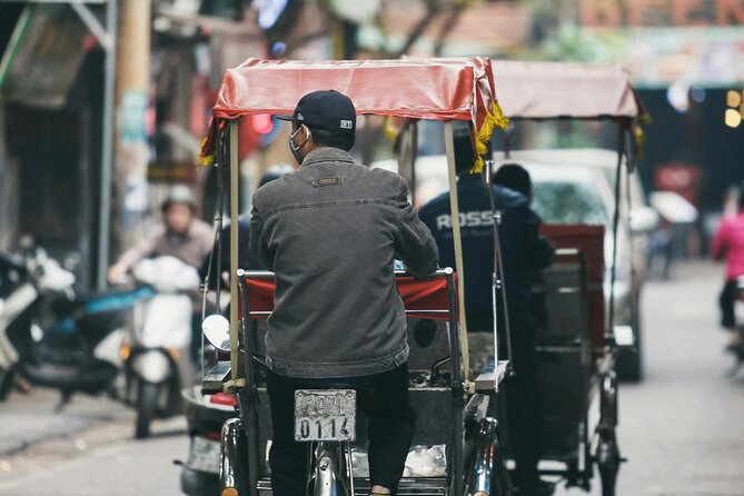 Hanoi Full-Day City Tour: Mausoleum, Temple, Pagoda & Lunch - Tran Quoc Pagoda beside West Lake