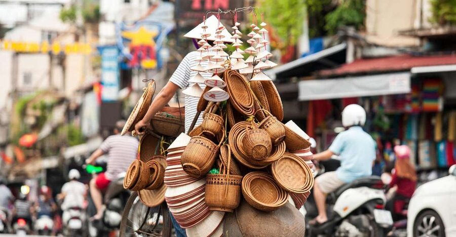 Hanoi: Full-Day City Tour with Lunch and Optional Extras - Tran Quoc Pagoda and the calm of West Lake