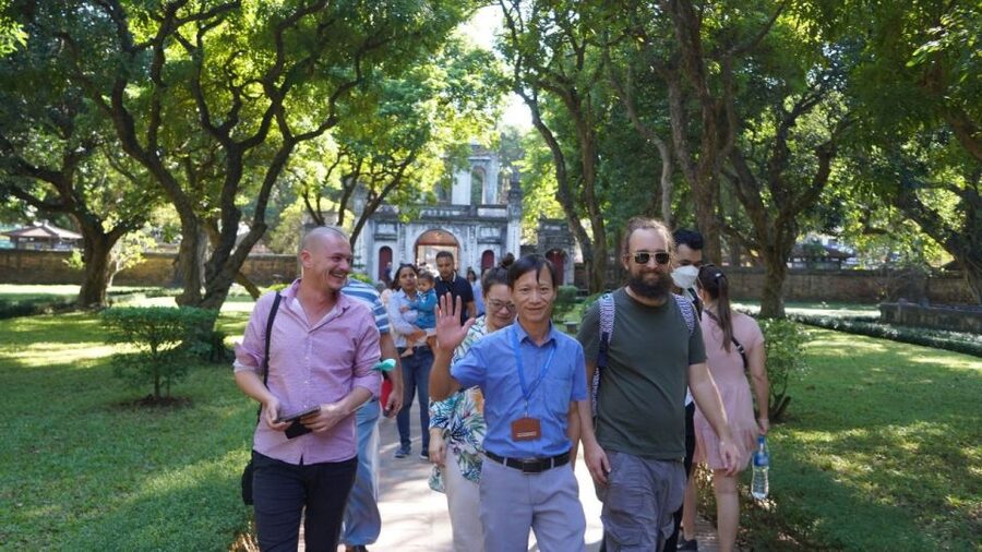 Hanoi: Full-Day City Tour with Lunch and Optional Extras - An eight-dish Vietnamese lunch