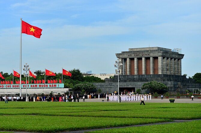 Hanoi Full Day Luxury Group Tour (Tue, Wed, Thu, Sat, Sun) - Ho Chi Minh Mausoleum and the stilt house garden