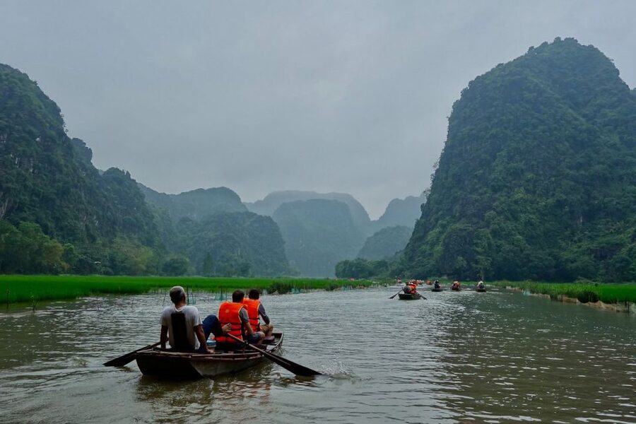 Hanoi: Full-Day Mua Cave, Hoa Lu and Tam Coc Tour - Who should book this tour