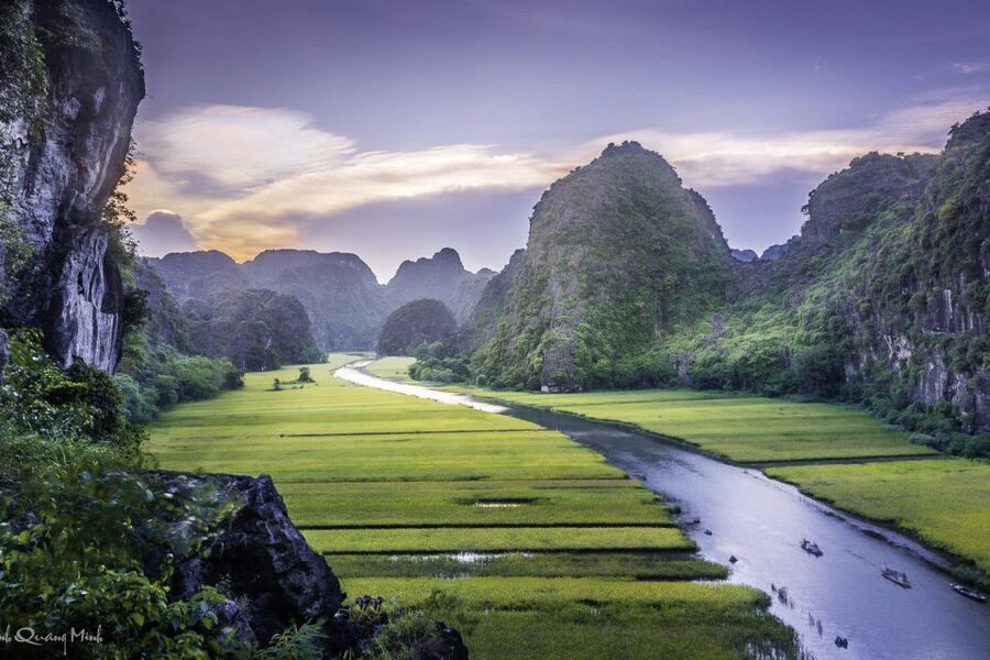 Hanoi: Full-Day Mua Cave, Hoa Lu and Tam Coc Tour - Climbing nearly 500 steps at Mua Cave