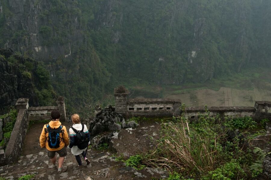 Hanoi: Full-Day Mua Cave, Hoa Lu and Tam Coc Tour - Thirty minutes of cycling through the countryside