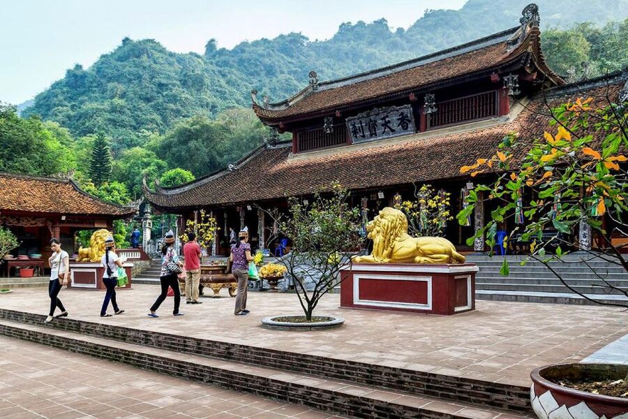 Hanoi: Full-Day Pilgrimage to Perfume Pagoda - Huong Tich Cave and the lucky stalactites