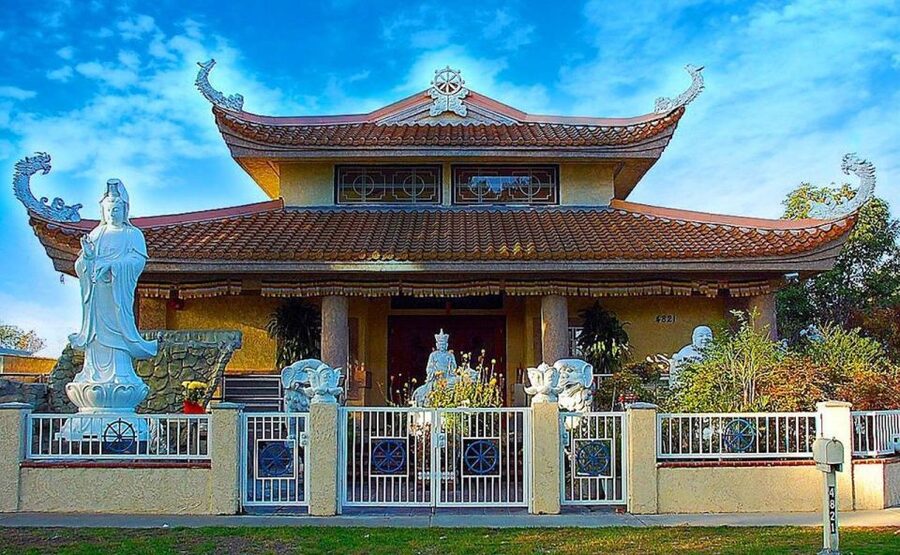 Hanoi: Full-Day Pilgrimage to Perfume Pagoda - Lunch and what the $95 price covers