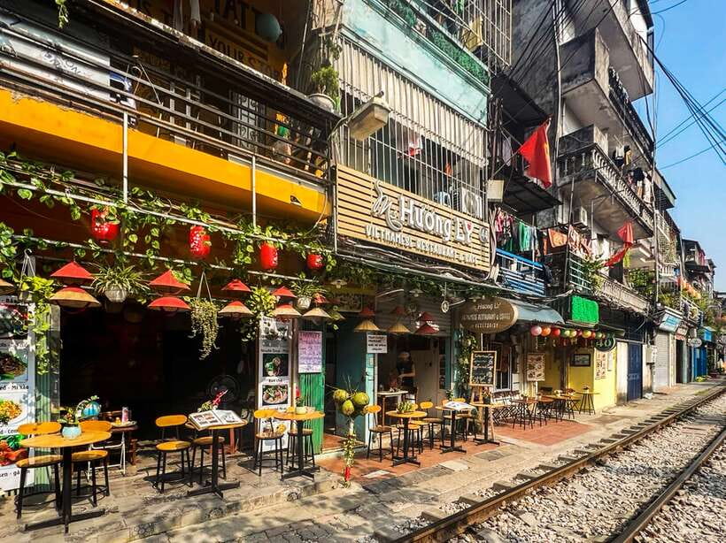Hanoi: Guided Food Tour with Train Street Visit - Key points at a glance