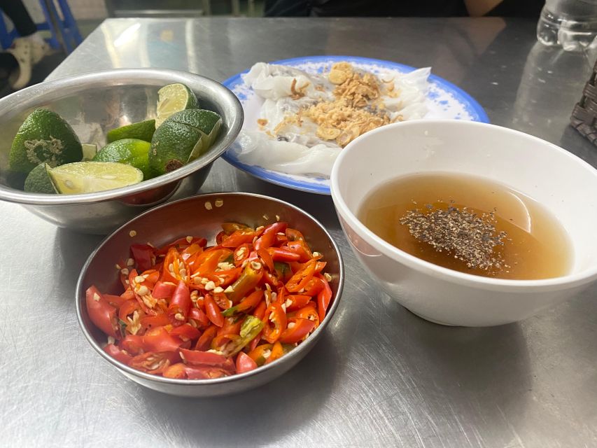 Hanoi: Guided Street Food Tour with Train Street Experience - Best time to take this tour